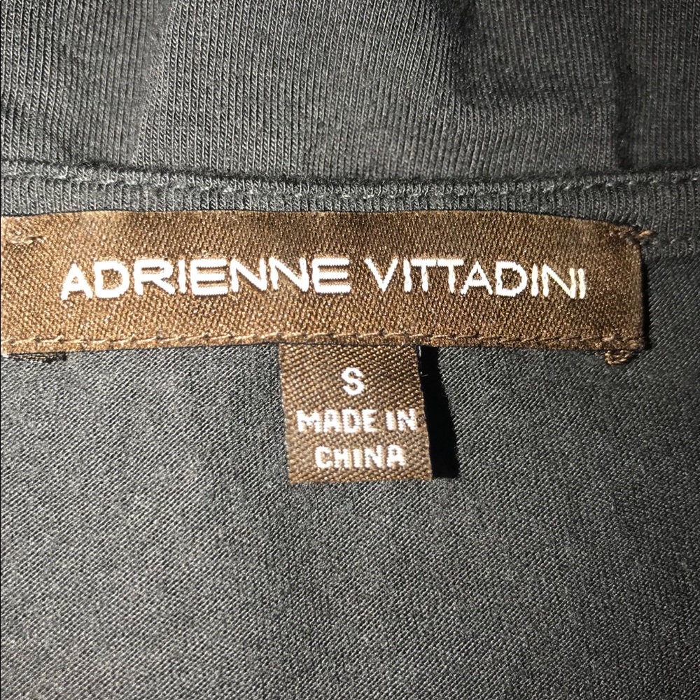 Adrienne Vittadini ~ Ruffle Front Top - Picture 5 of 5